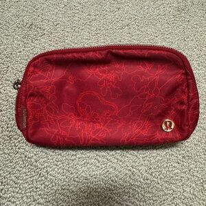 NWT LULULEMON LUNAR BELT BAG